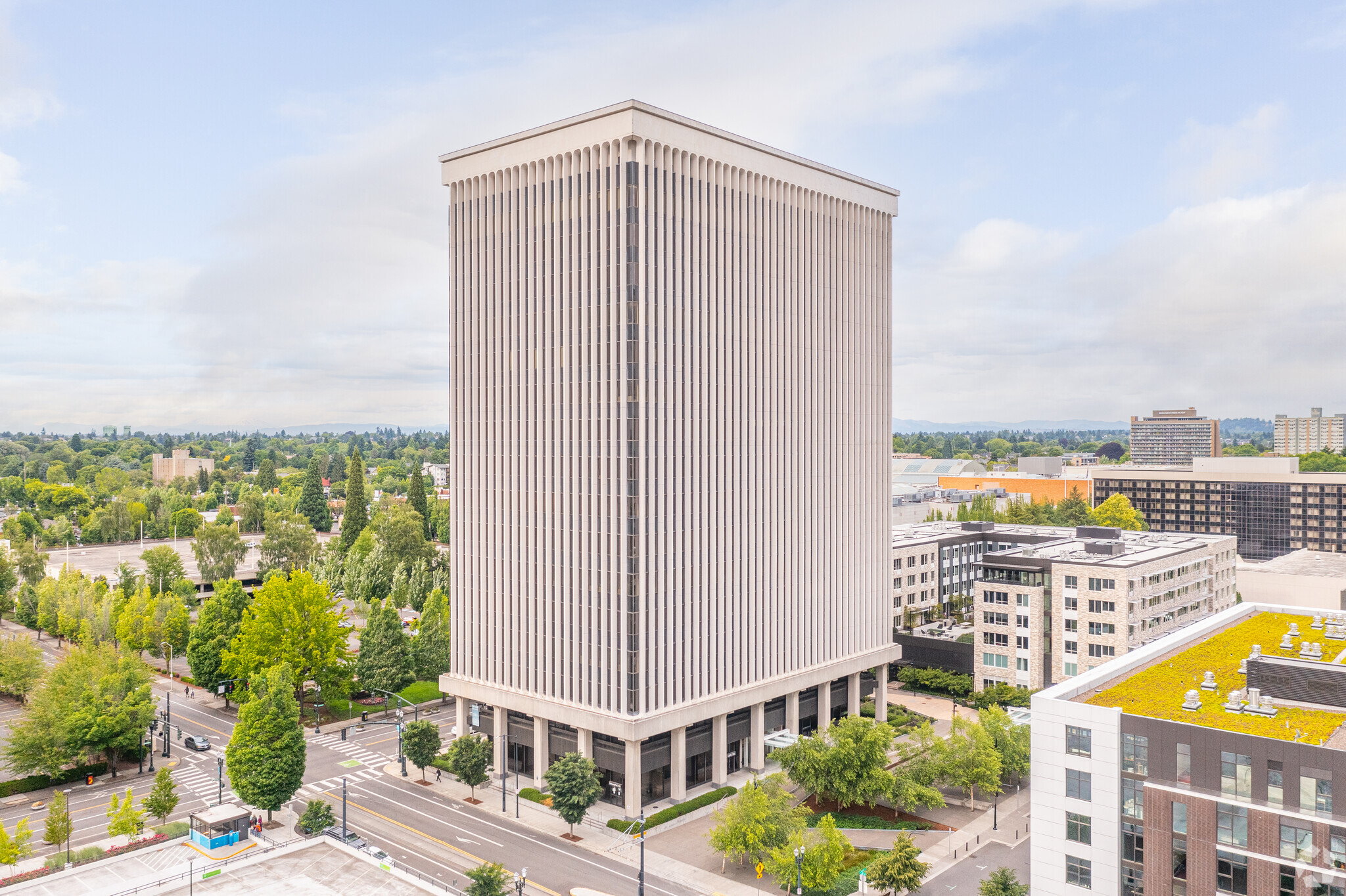 700 NE Multnomah St, Portland, OR à louer Photo principale– Image 1 sur 5
