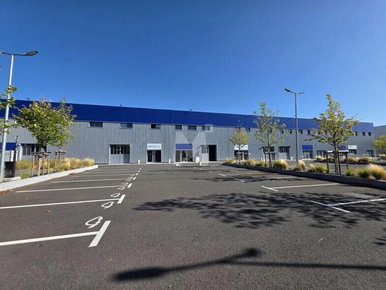 Bureau dans Vaux-le-Pénil à louer - Photo de l’immeuble – Image 2 sur 12