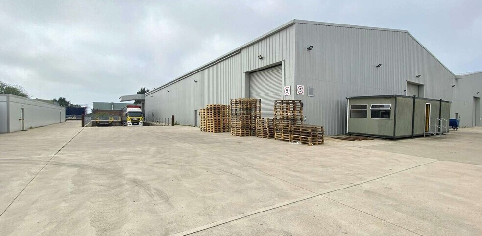 Store 1, Bourne Enterprise Park, Tunnel Bank, Bourne à louer - Photo principale – Image 1 sur 5