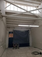 8711 Mettler St, Los Angeles, CA à louer Photo intérieure– Image 2 sur 4