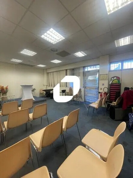 Local d’activités dans Palaiseau à louer - Photo intérieure – Image 2 sur 8
