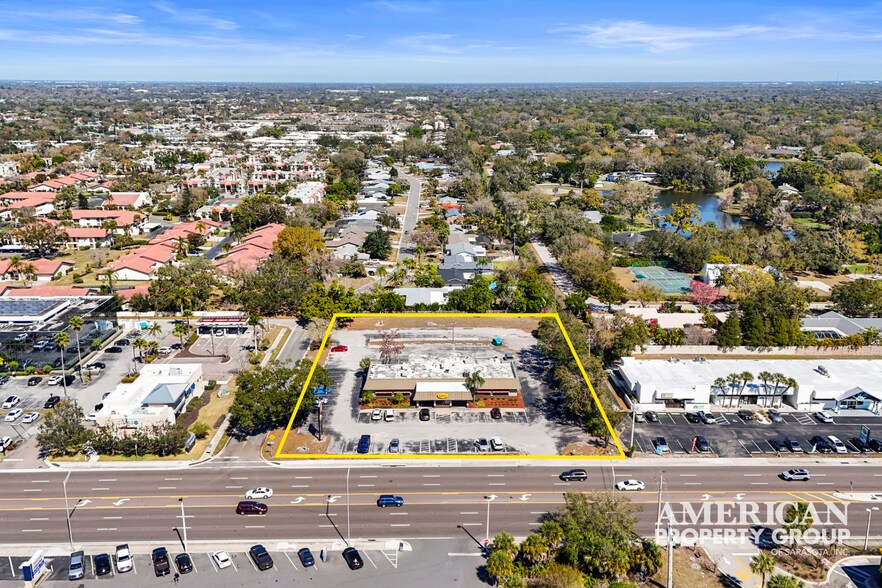 3701 Bee Ridge Rd, Sarasota, FL à louer - Photo de l’immeuble – Image 1 sur 3