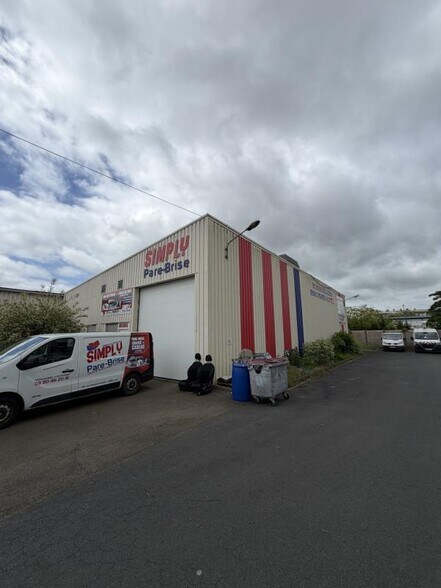 Industriel/Logistique dans Lucé à louer - Photo de l’immeuble – Image 2 sur 17