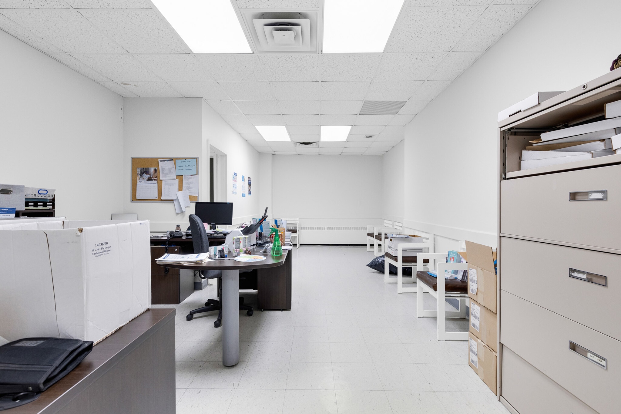 5843-5847 Ch De La Côte-Des-Neiges, Montréal, QC à louer Photo intérieure– Image 1 sur 12