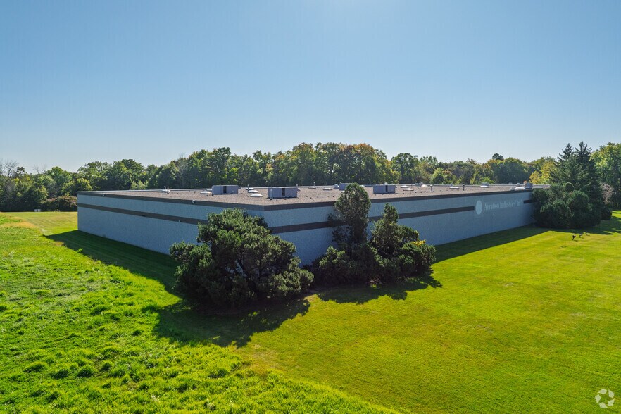 4100 Peavey Rd, Chaska, MN à louer - Photo de l’immeuble – Image 3 sur 4