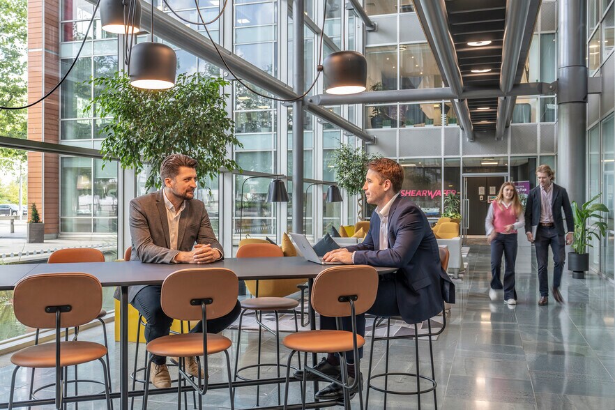 Beehive Ring Rd, Gatwick à louer - Photo intérieure – Image 2 sur 11