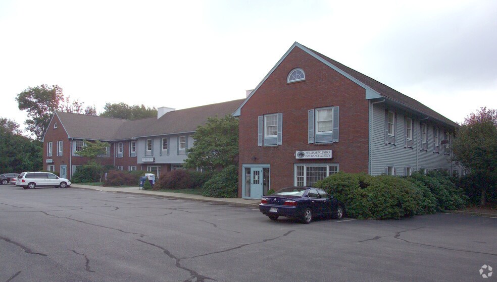 555 Pleasant St, Attleboro, MA à louer - Photo de l’immeuble – Image 2 sur 58