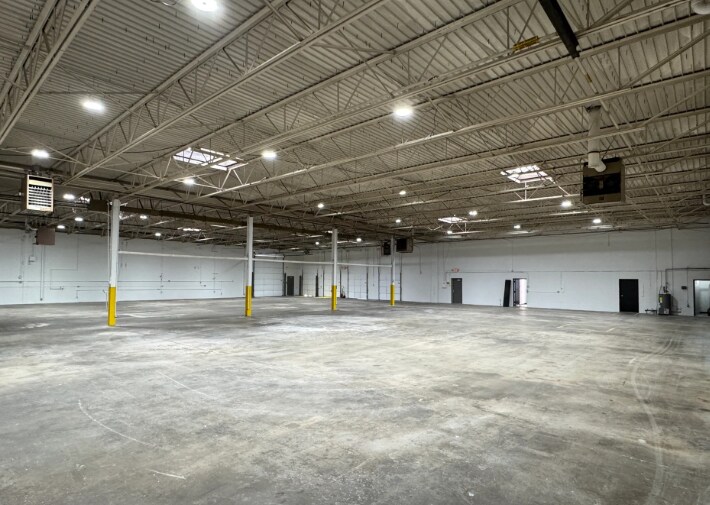 34150 Industrial Rd, Livonia, MI à louer - Photo de l’immeuble – Image 3 sur 4