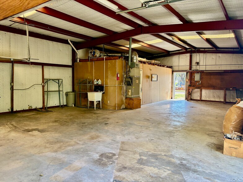 203 W Pembroke Ave, Dallas, TX à vendre - Photo de l’immeuble – Image 3 sur 7