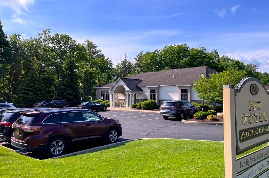1882 New Scotland Rd, Slingerlands, NY à vendre - Photo de l’immeuble – Image 2 sur 12