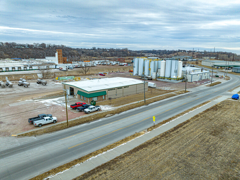 700 Cunningham Dr, Sioux City, IA à vendre - Photo principale – Image 1 sur 3