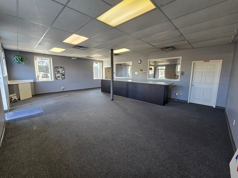 1989 N Opdyke Rd, Auburn Hills, MI à vendre - Photo de l’immeuble – Image 1 sur 15