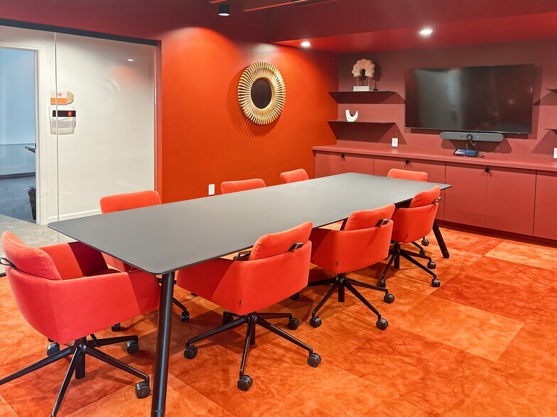 2027 Dodge St, Omaha, NE à louer - Photo intérieure – Image 2 sur 24