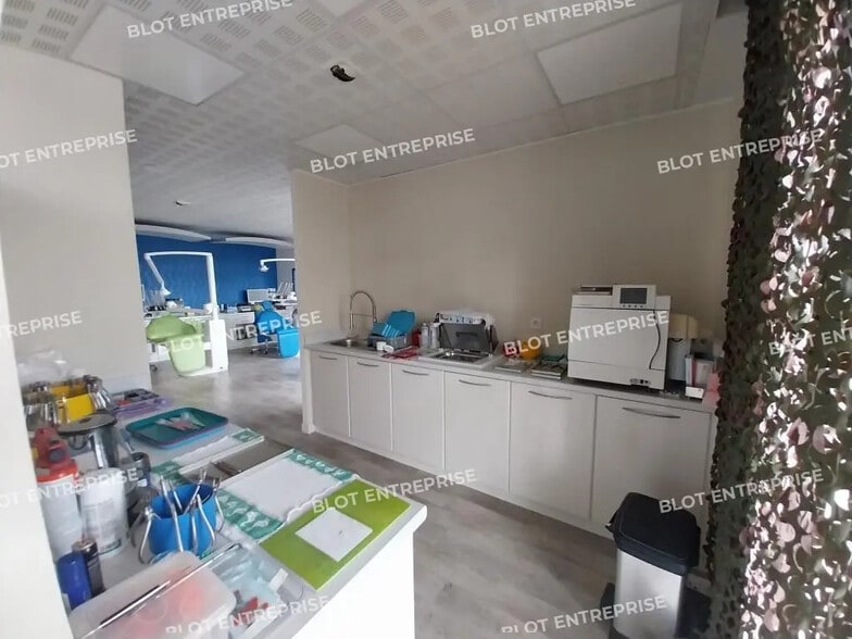 Bureau dans Landerneau à vendre - Photo de l’immeuble – Image 3 sur 11