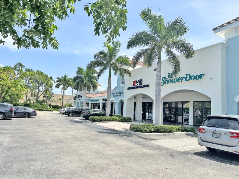 13500 Tamiami Trl N, Naples, FL à louer - Photo de l’immeuble – Image 2 sur 4