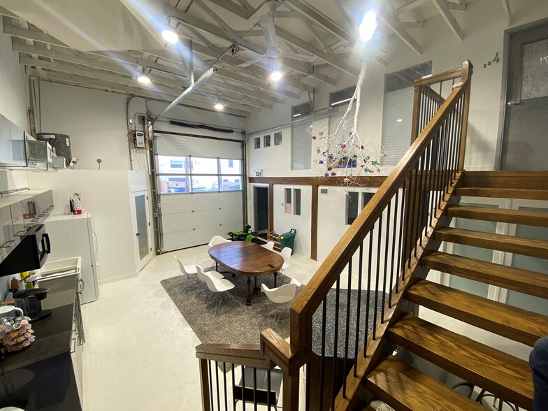 10010 79 Av NW, Edmonton, AB à vendre - Photo intérieure – Image 2 sur 10