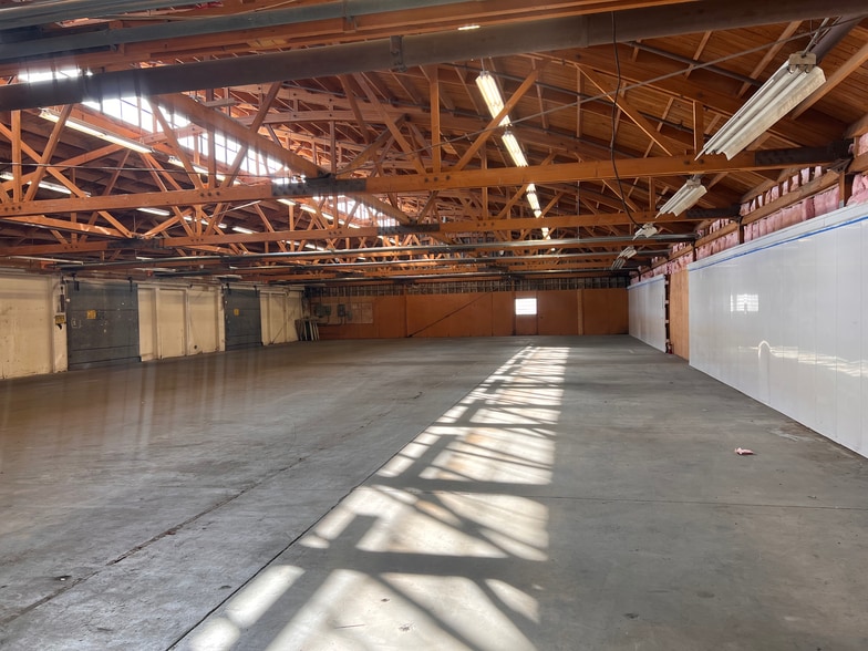 2300 E Curry St, Long Beach, CA à louer - Photo intérieure – Image 1 sur 17