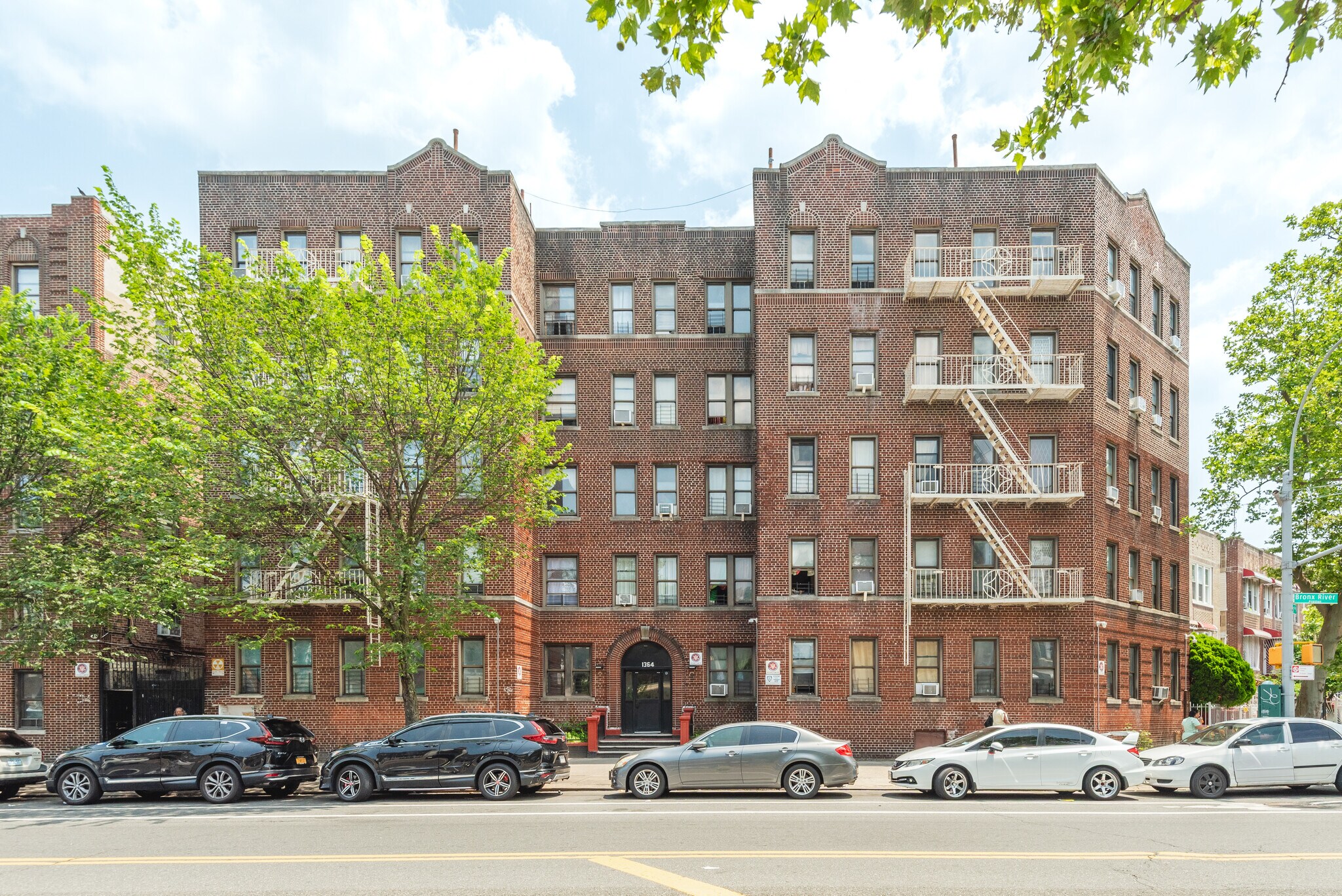 1364 Bronx River Ave, Bronx, NY à vendre Photo de l’immeuble– Image 1 sur 26