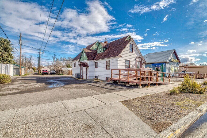 235 W Idaho Ave, Ontario, OR à vendre - Photo principale – Image 2 sur 41