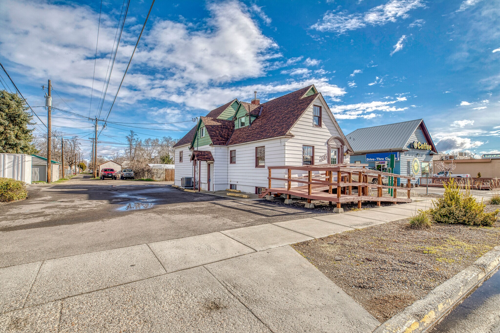 235 W Idaho Ave, Ontario, OR à vendre Photo principale– Image 1 sur 42