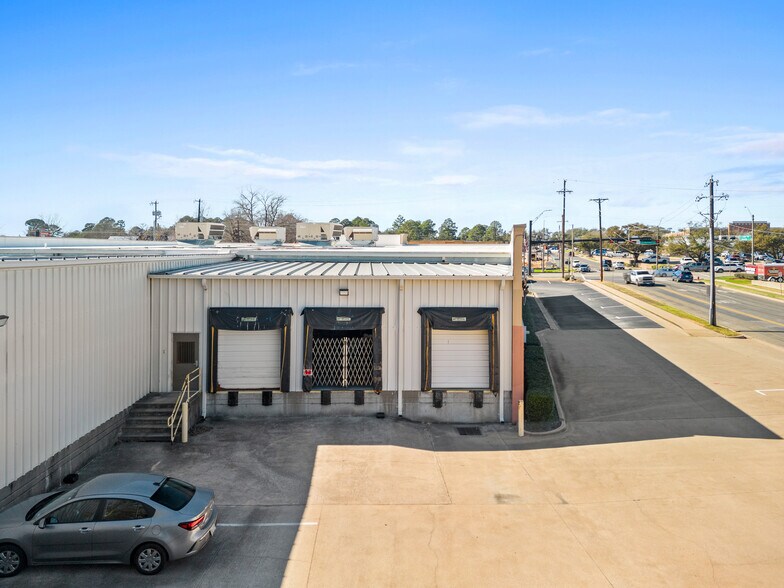 6000 S Broadway Ave, Tyler, TX à louer - Photo de l’immeuble – Image 2 sur 5