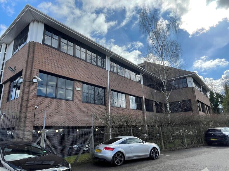 Theobald St, Borehamwood à louer - Photo de l’immeuble – Image 2 sur 9