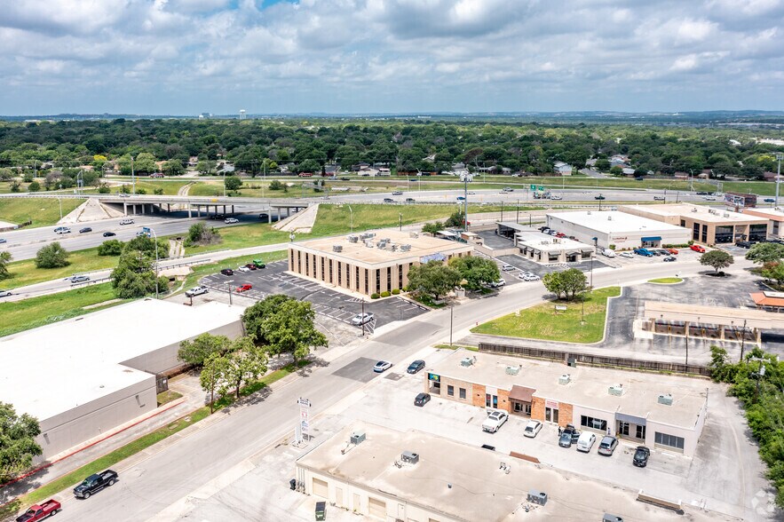 10715 Gulfdale St, San Antonio, TX à vendre - Aérien – Image 2 sur 9