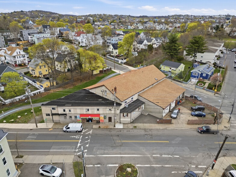 727 Summer St, Lynn, MA à vendre - Photo de l’immeuble – Image 3 sur 29