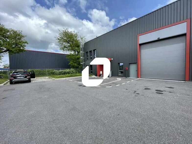 6 Rue D'Arsonval, Chassieu à louer - Photo de l’immeuble – Image 2 sur 19