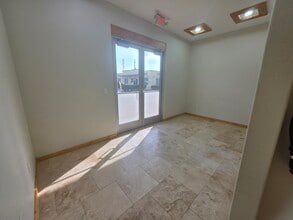 25329 Budde Rd, The Woodlands, TX à louer Photo intérieure– Image 2 sur 10