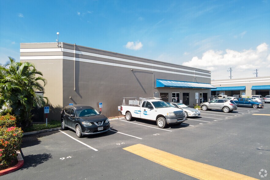 94-547 Ukee St, Waipahu, HI à louer - Photo de l’immeuble – Image 3 sur 4