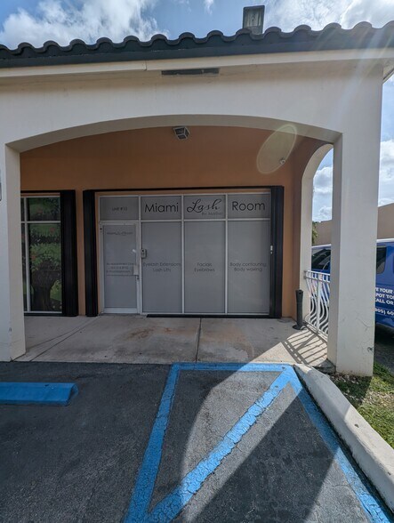 12975 W Okeechobee Rd, Hialeah, FL à louer - Photo de l’immeuble – Image 3 sur 18