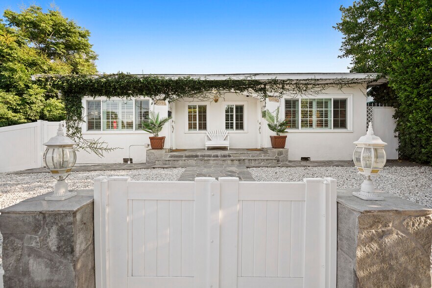 11538 La Maida St, Valley Village, CA à vendre - Photo de l’immeuble – Image 2 sur 75