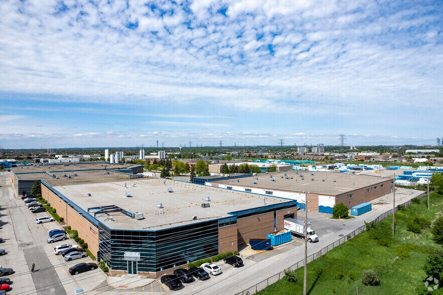 1 Royal Gate Blvd, Vaughan, ON à louer - Photo de l’immeuble – Image 3 sur 4