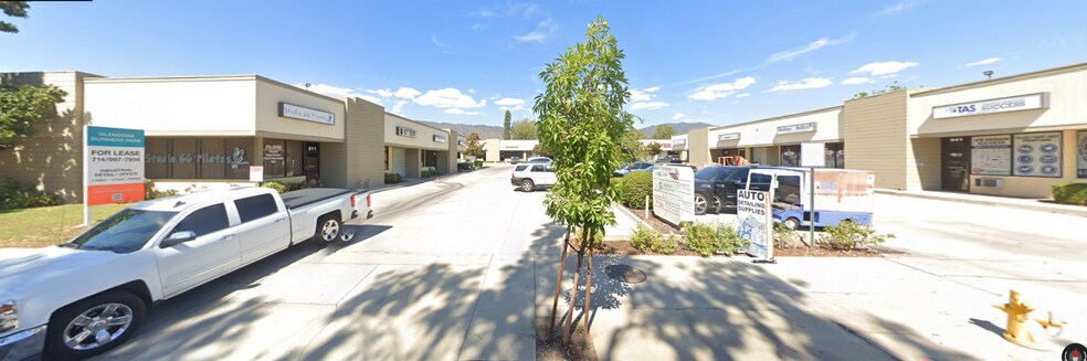 811-841 E Route 66, Glendora, CA à louer - Photo principale – Image 1 sur 1