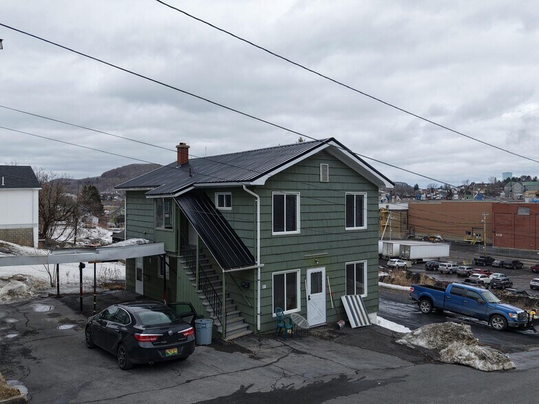 97 13th Ave, Madawaska, ME à vendre - Photo de l’immeuble – Image 2 sur 18