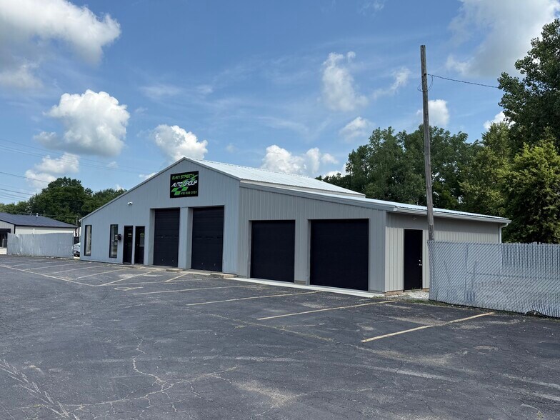 707 W Main St, Crestline, OH à vendre - Photo de l’immeuble – Image 3 sur 16