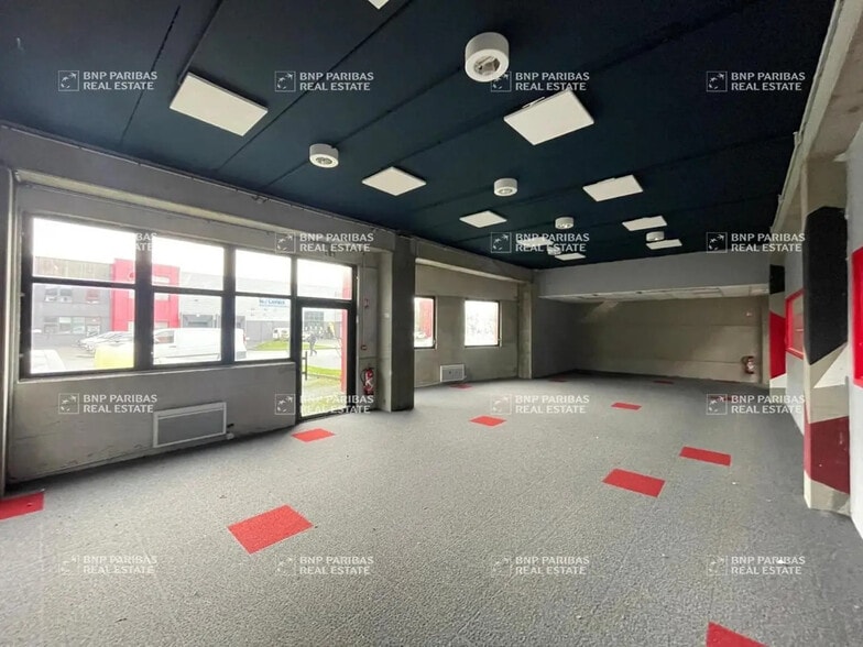 Bureau dans Hallennes-lez-Haubourdin à louer - Photo de l’immeuble – Image 3 sur 11