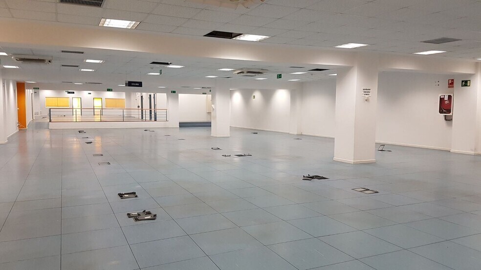 Bureau dans SEVILLA à louer - Photo de l’immeuble – Image 2 sur 10