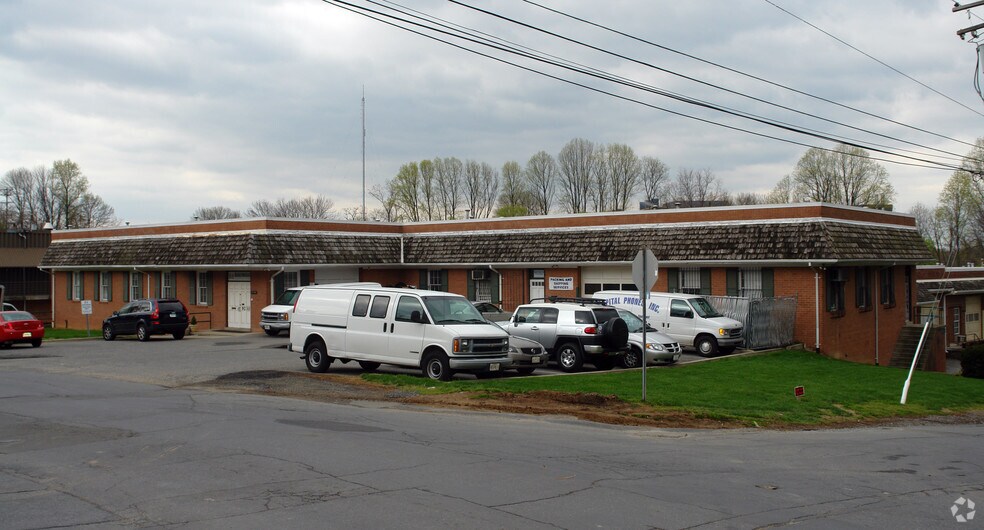 9230-9232 Warren St, Silver Spring, MD à louer - Photo de l’immeuble – Image 2 sur 3