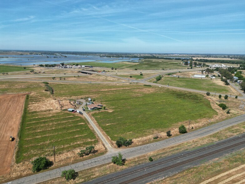 3854 Rancho Rd, Wheatland, CA à vendre - Photo de l’immeuble – Image 3 sur 7