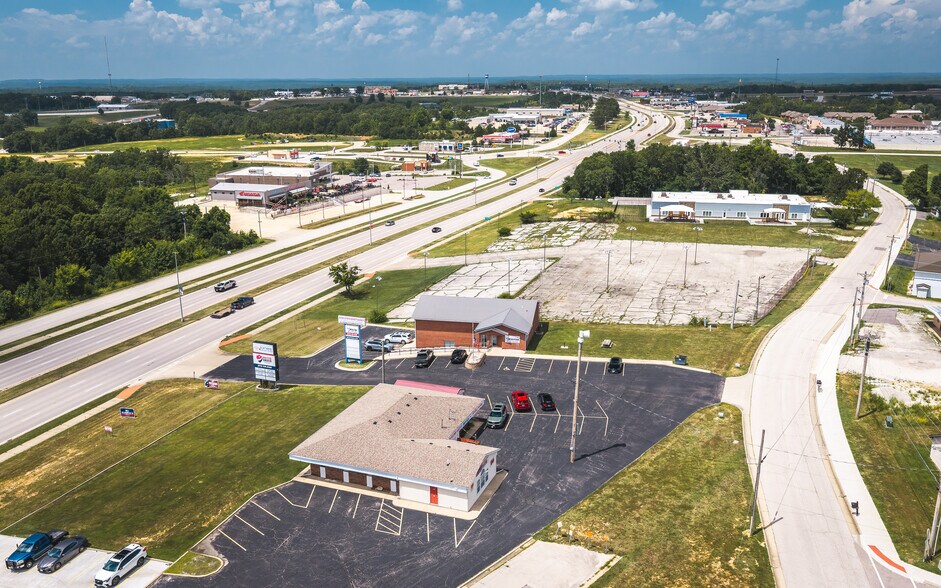 575 Marshall Dr, Saint Robert, MO à vendre - Photo de l’immeuble – Image 2 sur 20