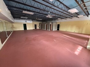 8075-8085 N Atlantic Ave, Cape Canaveral, FL à louer Photo de l’immeuble– Image 2 sur 4