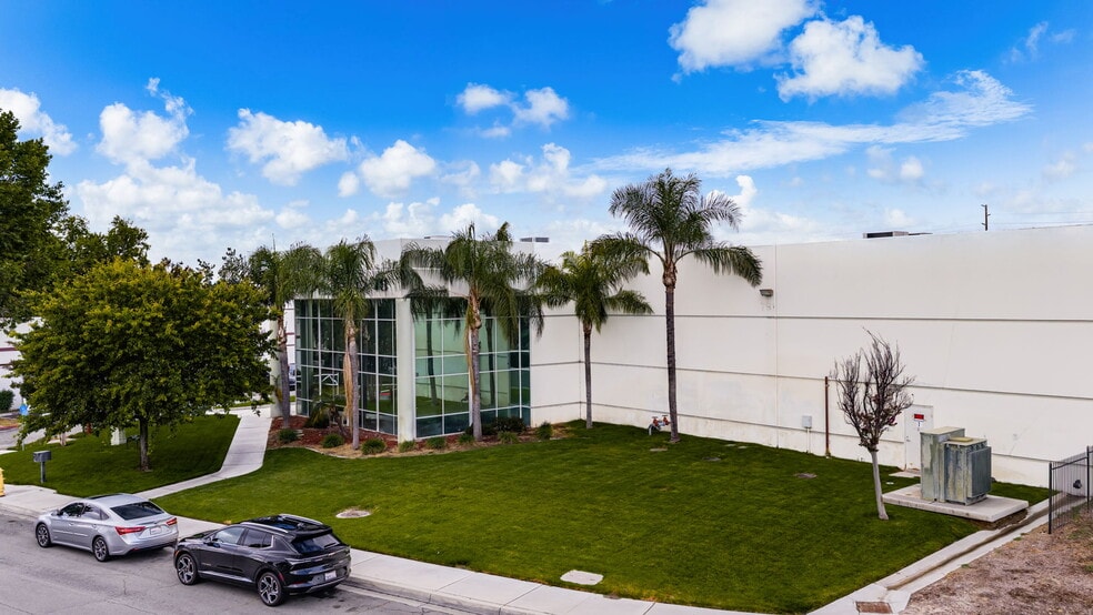 751 Via Lata, Colton, CA à vendre - Photo de l’immeuble – Image 3 sur 50
