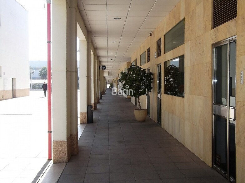 Industriel/Logistique dans Córdoba à vendre - Photo de l’immeuble – Image 3 sur 21