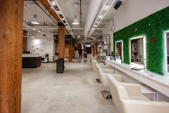 40 Powell St, Vancouver, BC à louer Photo intérieure– Image 2 sur 5