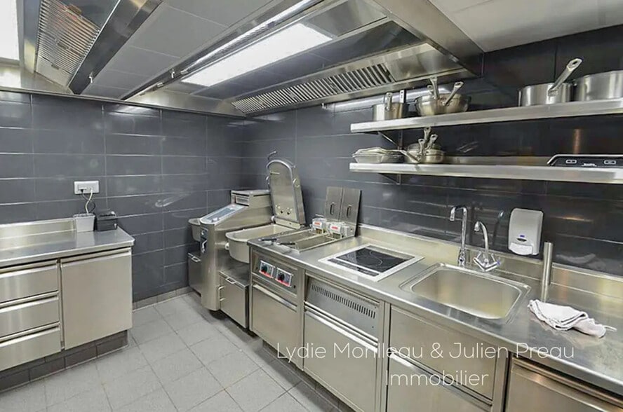 Local d'activités dans Nantes à vendre - Photo de l’immeuble – Image 2 sur 6