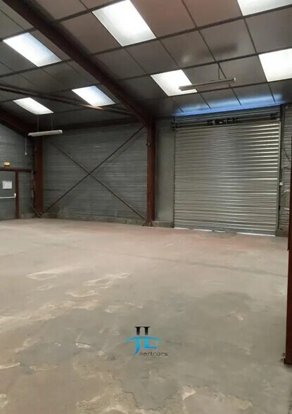 Industriel/Logistique dans Gradignan à louer - Photo intérieure – Image 1 sur 7