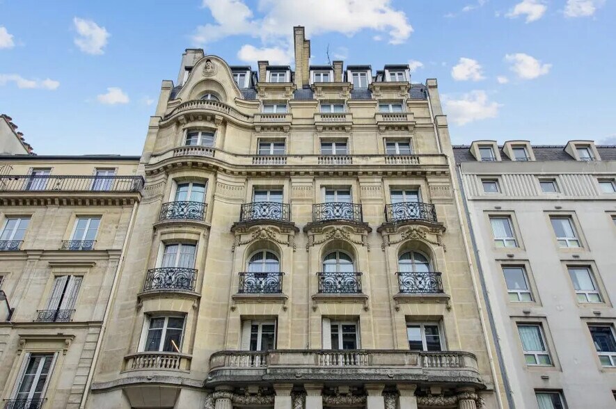 124-126 Rue La Fayette, Paris à vendre - Photo de l’immeuble – Image 1 sur 9
