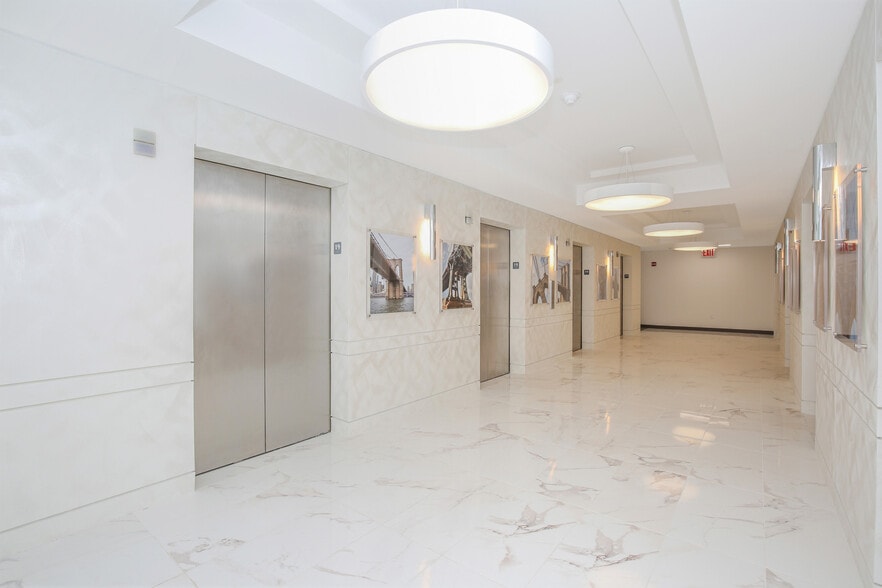 633 Third Ave, New York, NY à vendre - Photo intérieure – Image 2 sur 53